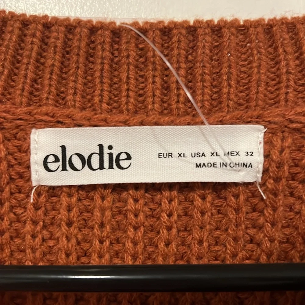 ELODIE Crewneck Cropped Sweater in Rust XL 🧡 - Picture 5 of 5